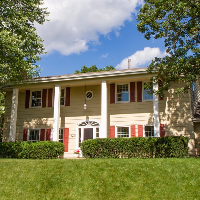 100 Series Replacement Windows Colonial House Exterior