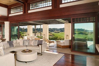 modern Livingroom with view of open liftslide andersen doors